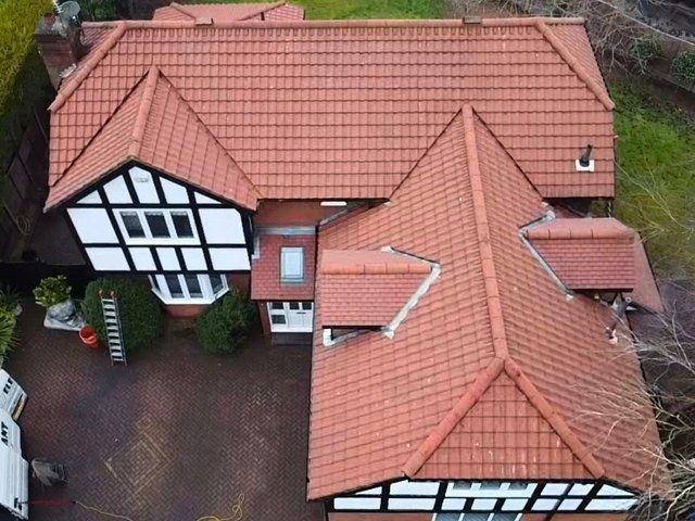 roof-cleaning-39-kireth-ai