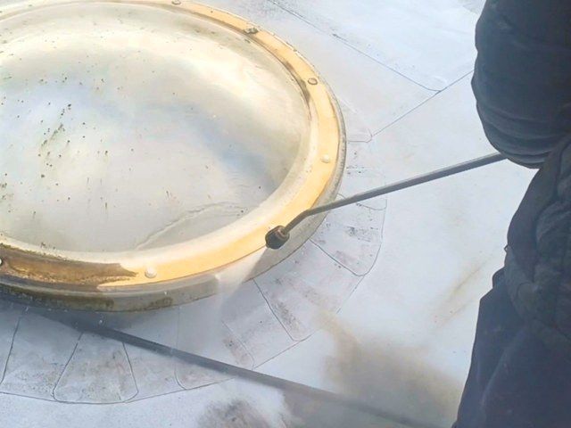 commercial-pressure-washing-14-kireth-ai