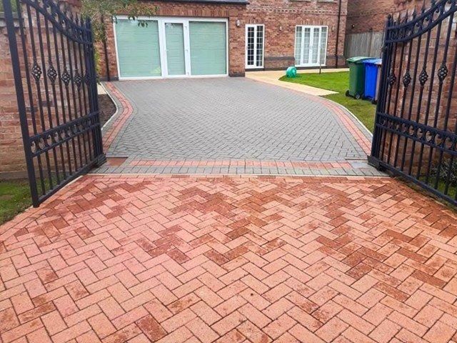 driveway-cleaning-6-kireth-ai